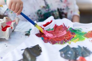 Kinderopvang Venlo: veilige leerzame omgeving waar kinderen groeien met educatieve activiteiten en professionele zorg in gast